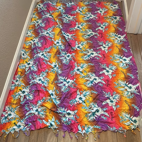 Hawaiian Aloha Swimwear Wrap/Sarong Floral and Multicolored - Picture 5 of 7